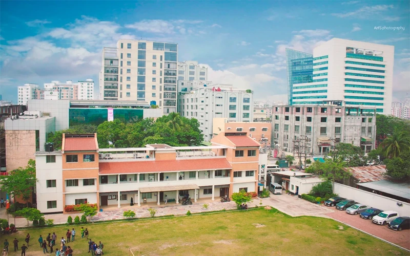 SouthEast University entrance view