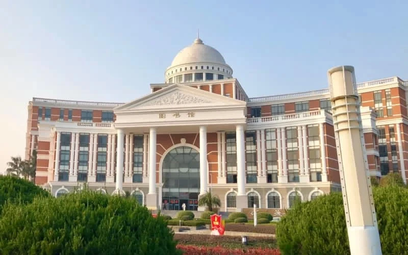 Entrance view of Wenzhou Medical University