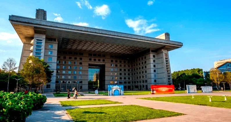 شرایط اخذ پذیرش از دانشگاه‌ های مورد تائید وزارت علوم در چین